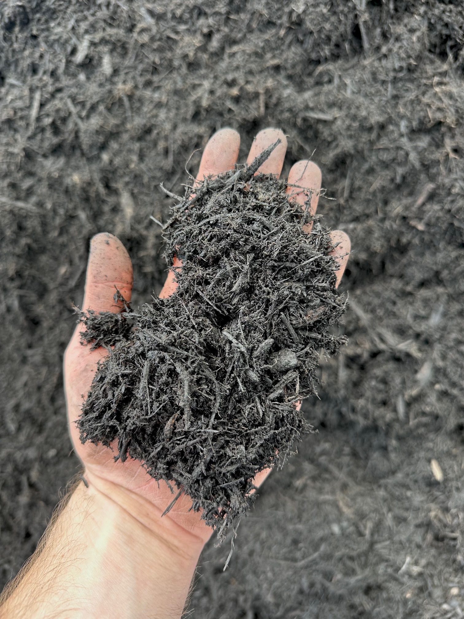 https://shop2.three-z.com/storage/photos/1/Products/Mulch/Triple Shredded Organic Black Bark/ORGANIC BLACK 2.jpg